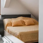 Piotr Apartment *